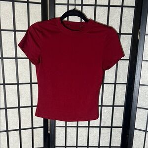 Cider Women's Short-Sleeve Crew Tee in Burgundy